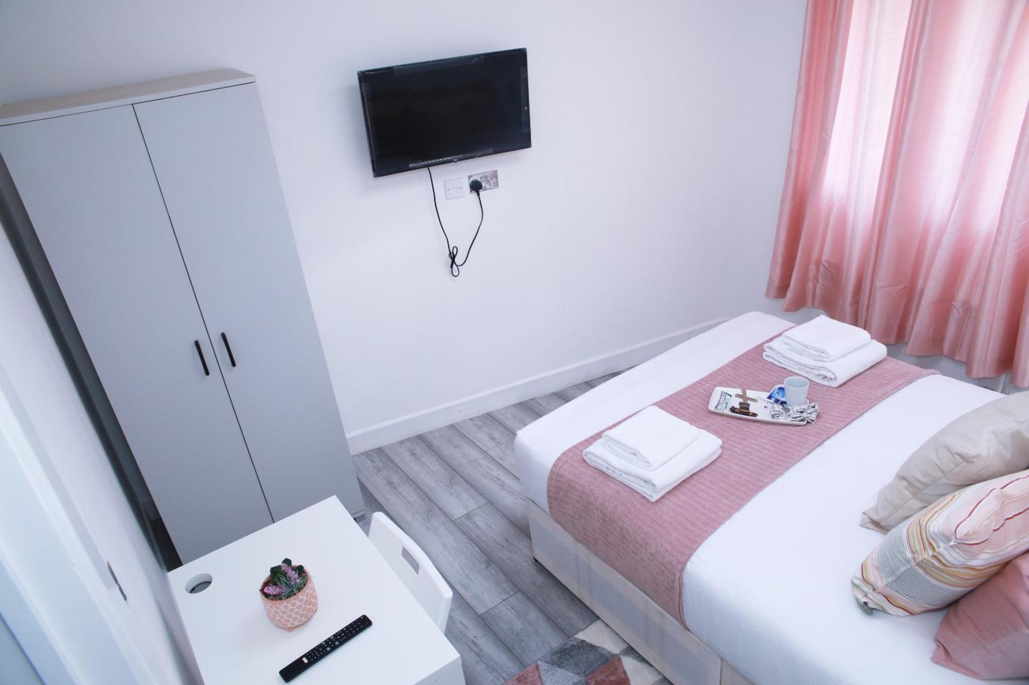 Апартаменты Harrow Luxury Flat With Free Parking. Лондон Экстерьер фото